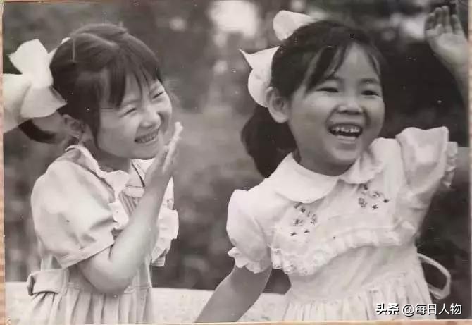 日本摄影师给中国儿童拍照,著名摄影师回忆第一次给孩子拍照