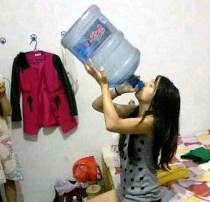 开心一刻：给女朋友发短信“我们分手吧”，她回了一句.