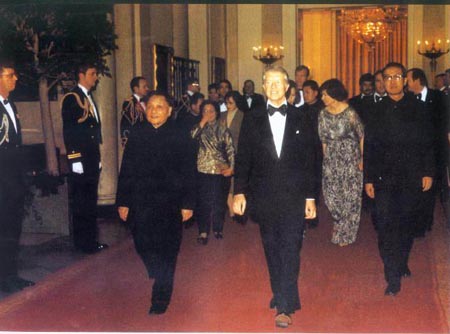 1979年*小平邓**访美,谈及往事总统卡特才意识到,自己早已败过一次