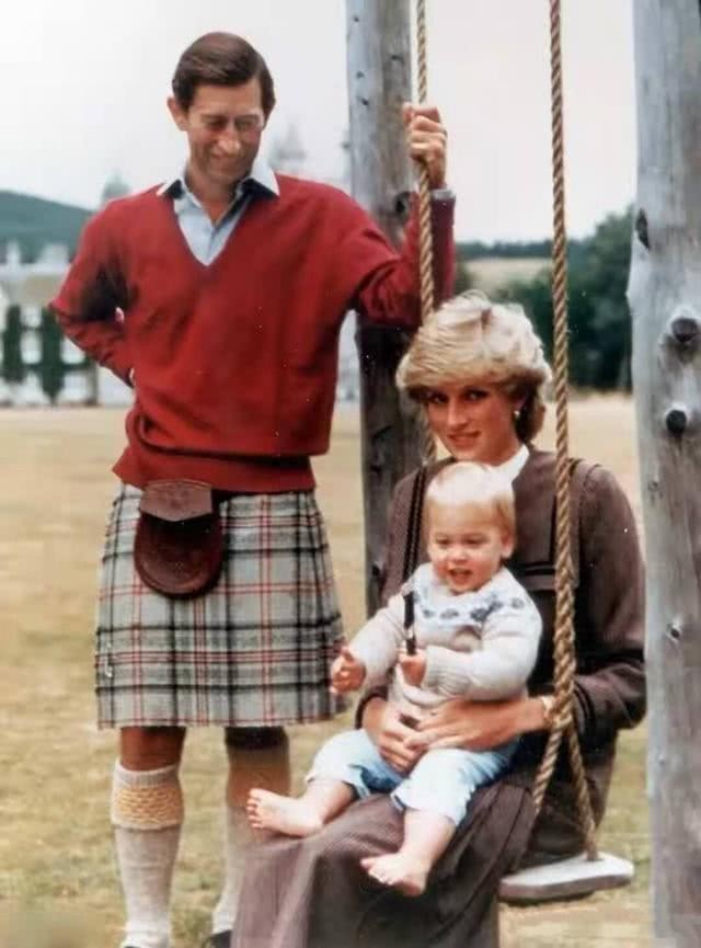 1983年戴安娜带小威廉出访澳洲，母子大出风头，查尔斯沦为背景板