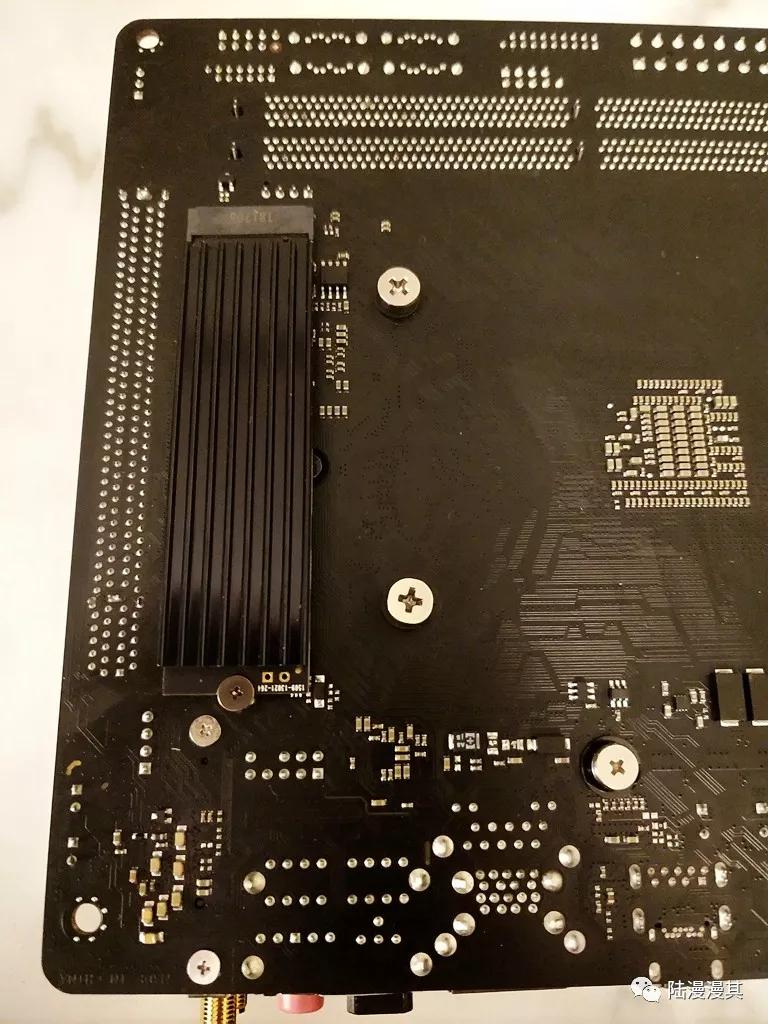 孤勇者mini机箱itx装机,240水冷itx机箱装机全过程