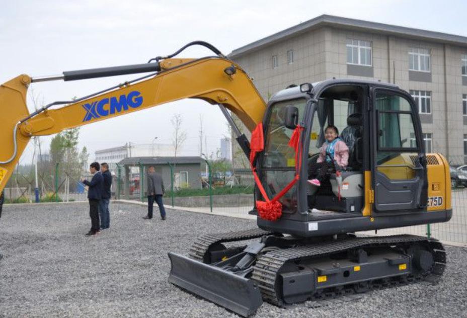 小孩喜欢挖掘机是什么原因,孩子为什么喜欢挖掘机