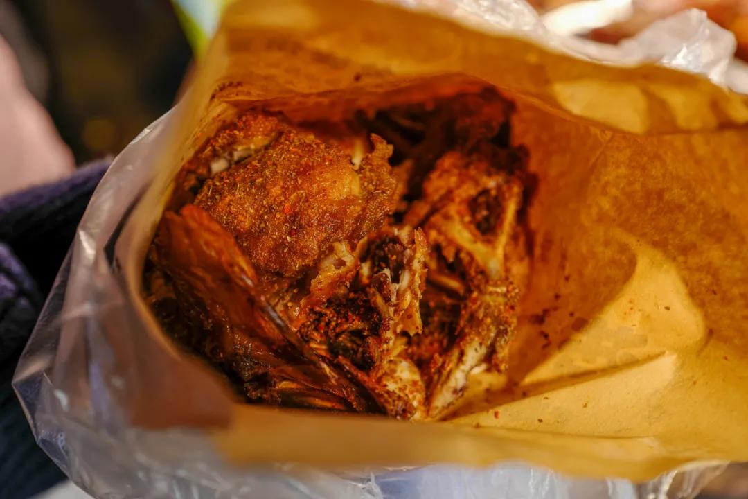 附近步行街美食推荐3-4人餐,人均30就能在江边尽享美食