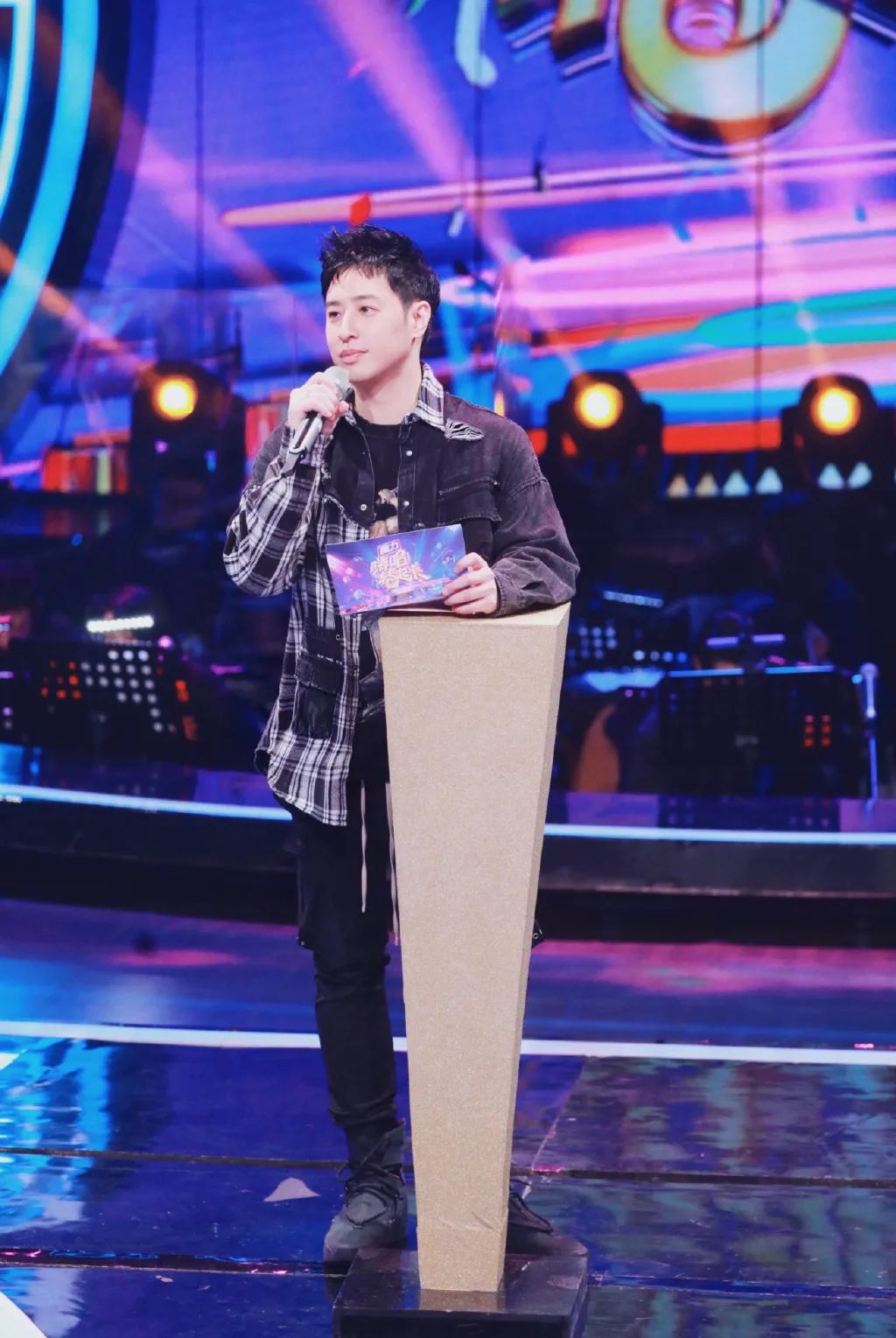 潘玮柏同款着迷粉色外套,潘玮柏大衣