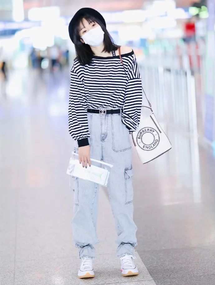 马丁靴怎样穿时髦新潮还显腿细呢,冬季马丁靴松糕鞋