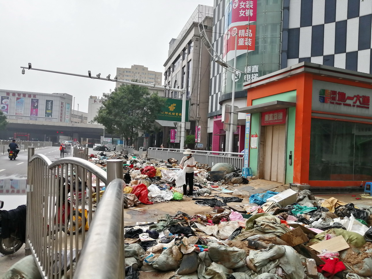 郑州服装批发市场现状,郑州服装批发市场哪便宜