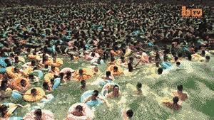 害怕去水上乐园,女生水上乐园害怕被推下去