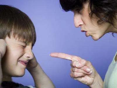 孩子叛逆期出现轻微自残现象,孩子叛逆期会自残是什么原因