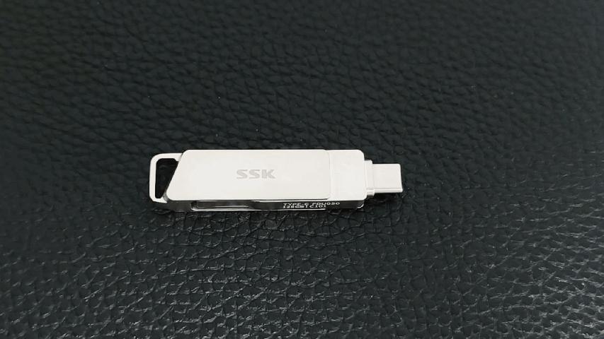 打工人的秘密*器武**,双口设计+手机扩容,SSK飚王U盘新品体验