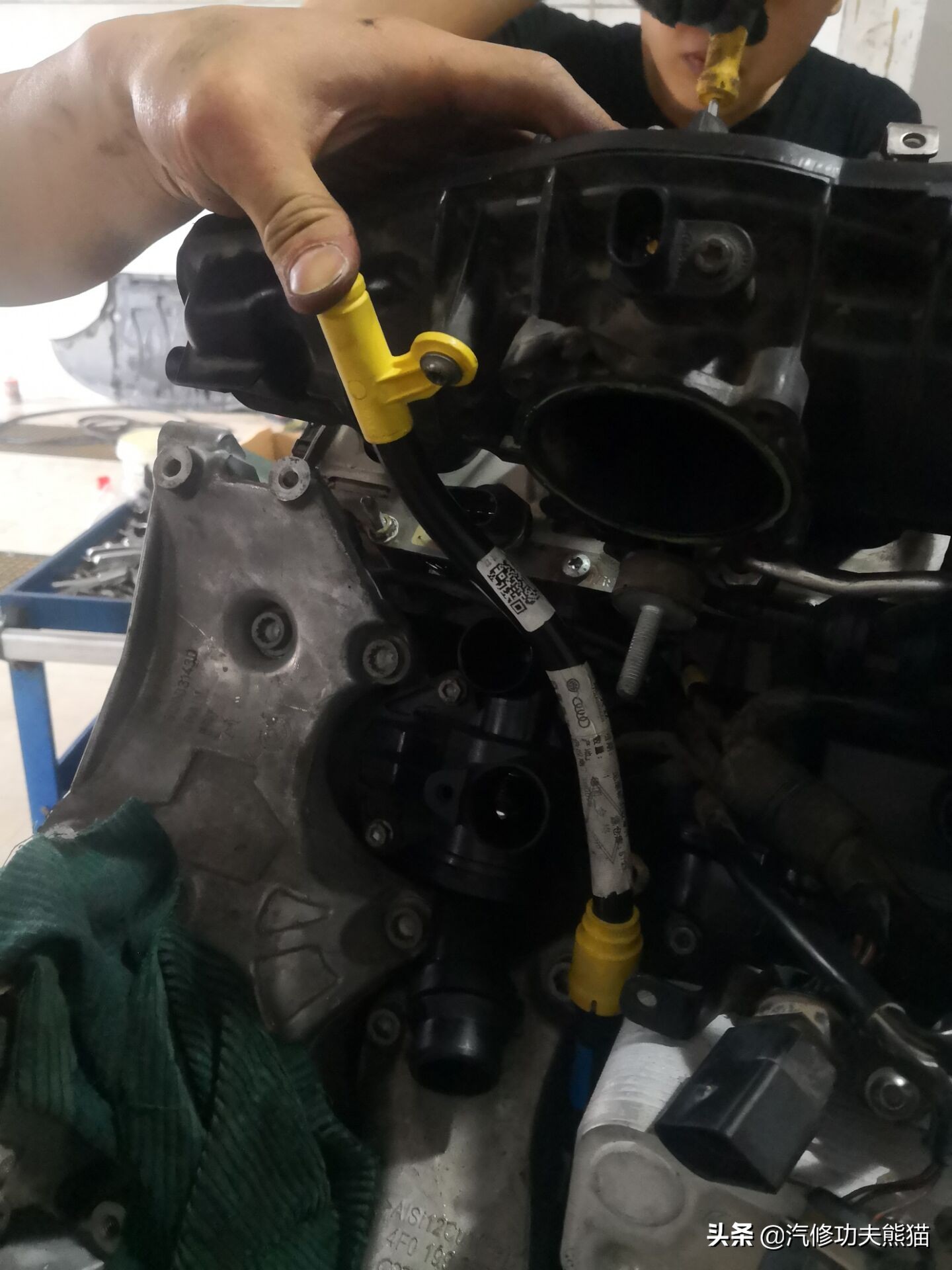 10年奥迪a6l2.0t烧机油维修,奥迪a6l2.0t烧机油吗