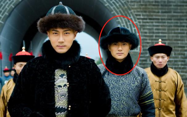 2013年“鳌拜”沈泰在咖啡厅暴打于正：为什么这么对我，你个变态