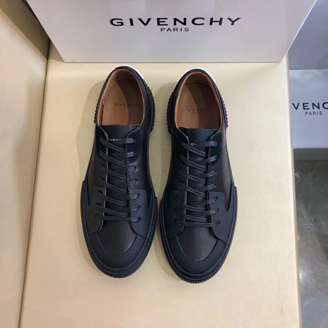 AJ被抖音毁成烂大街！纪梵希“黑骑士”首发一夜而红，标价680