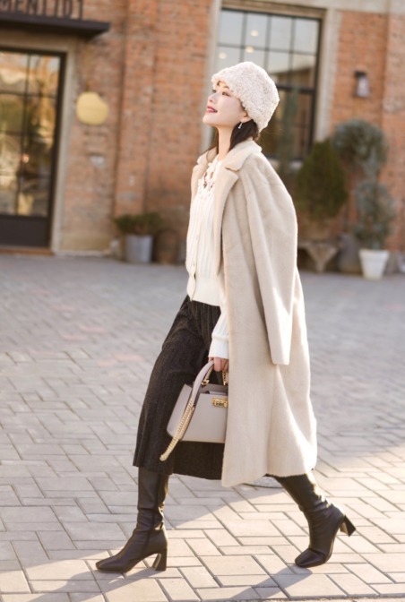 大衣这4款内搭时髦又高级,会打扮的女人穿搭