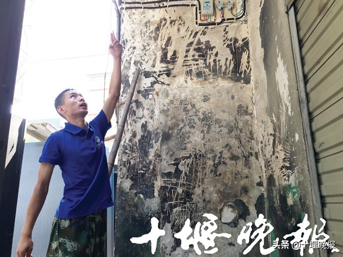 十堰汽车厂着火,十堰一汽车突然起火