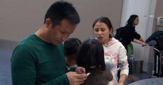 澳洲海关入境检查纪录片4个孩子,中国男孩入境澳洲被查