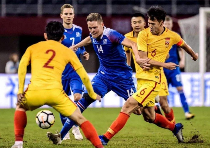 我就喜欢大连赢！这位出身绿城青训的前国奥队长来了，18岁进一线