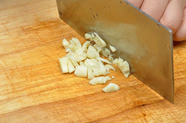 泰式酸辣柠檬鲈鱼,泰国菜柠香蒸鲈鱼