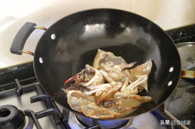 只有葱姜怎么做螃蟹好吃,葱姜爆炒毛螃蟹怎么做