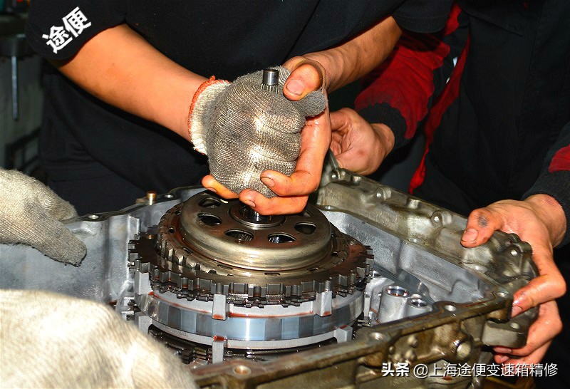 别克君威挂挡突然空转不走,君威变速箱起步打滑是怎么回事