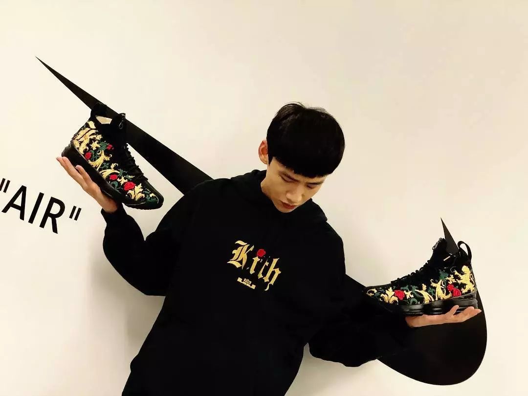 老了以后的白敬亭,白敬亭奶蓝小白鞋