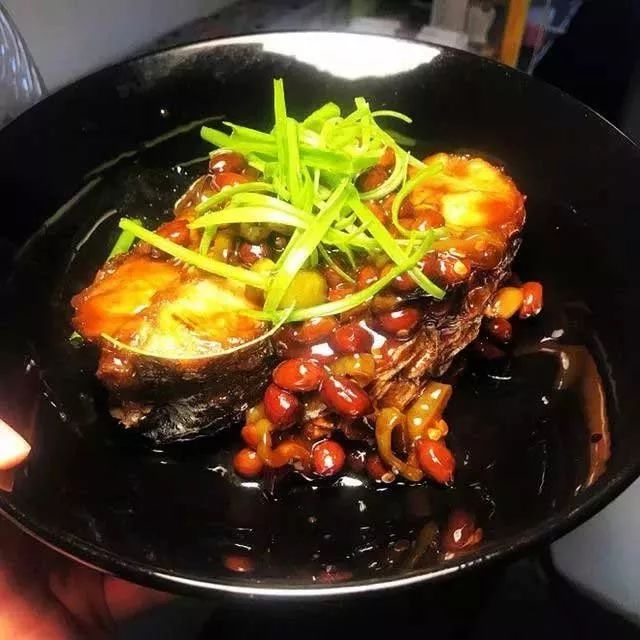 炖鱼的家常做法放什么菜好吃,家常炖鱼简单又好吃的做法