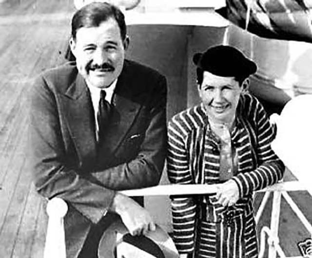 强强式婚姻：婚后4年惨烈分手，他62岁饮弹自尽，她90岁服毒身亡