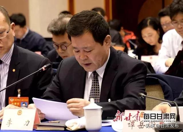 紧扣民生！小鹿跑*会两**来听听代表委员的“挂心事儿”