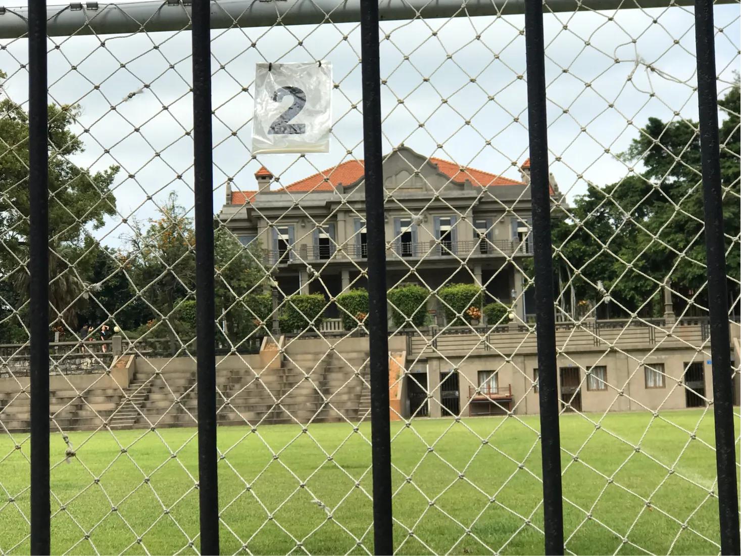 鼓浪屿上有个足球场,鼓浪屿有几个足球场大