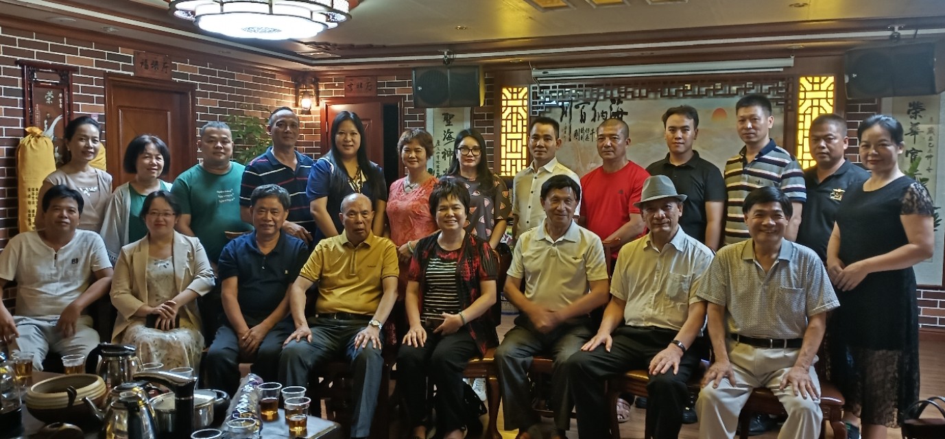 这位莫老板的什么好业务得到几十个地方公司加入合作呢