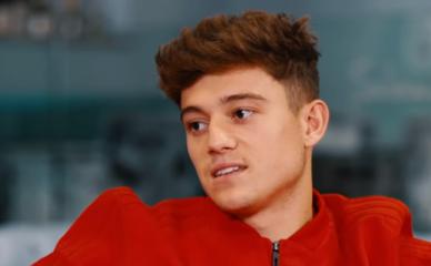 怎样向篮球迷介绍你的主队？曼联球迷：我们有詹姆斯