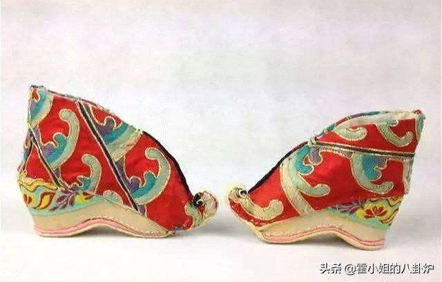 从古至今中国鞋子发展史,从古至今关于鞋的发展历史讲解