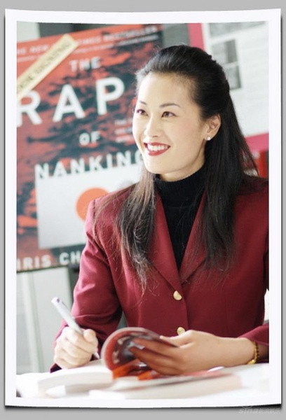 《*京大南***杀屠**》作者张纯如，不堪忍受骚扰，36岁开枪结束了生命