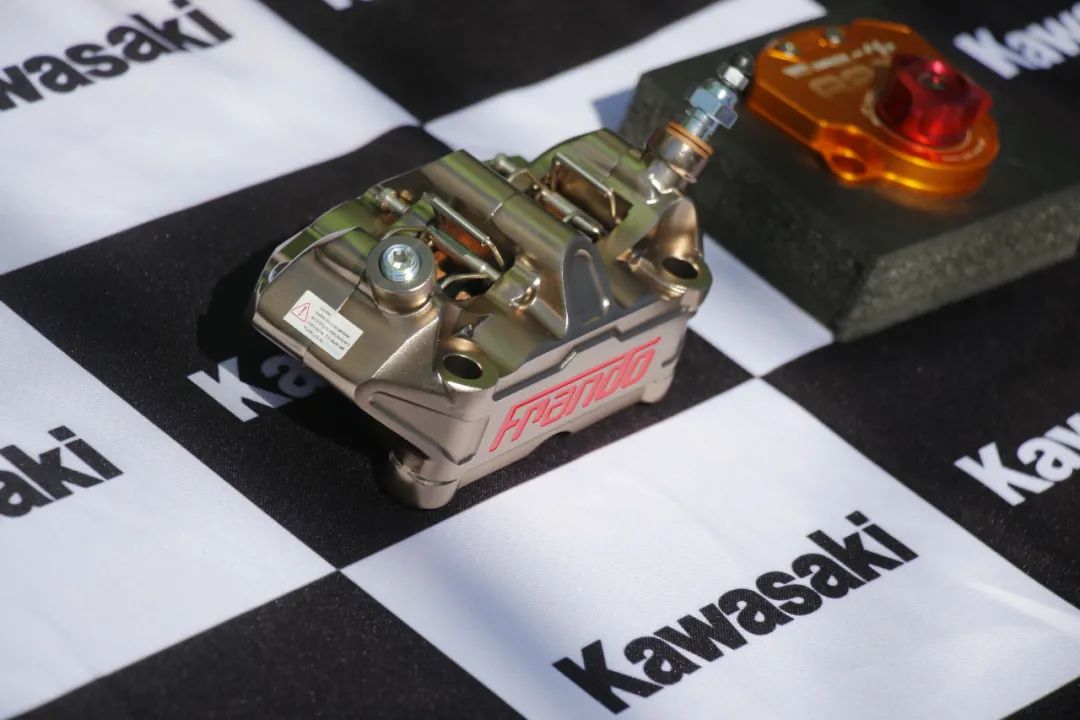 h2r鐩村垪鍥涚几,h2r-10