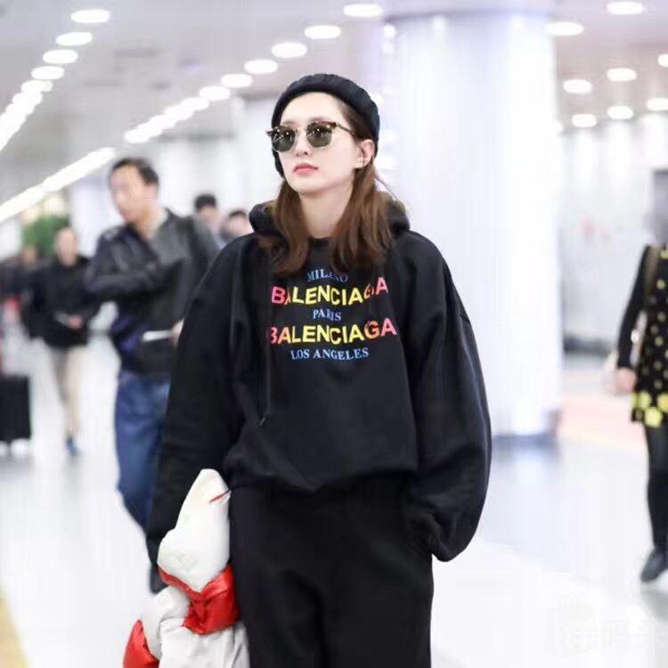 杨幂唐嫣都在穿的鞋子,巴黎世家袜子鞋杨幂同款