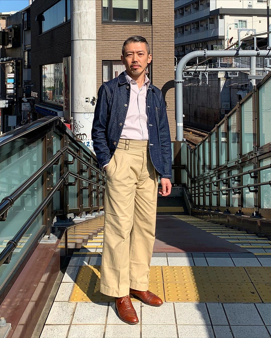 廓尔喀军裤配大黄靴,廓尔格西裤怎么搭配上衣