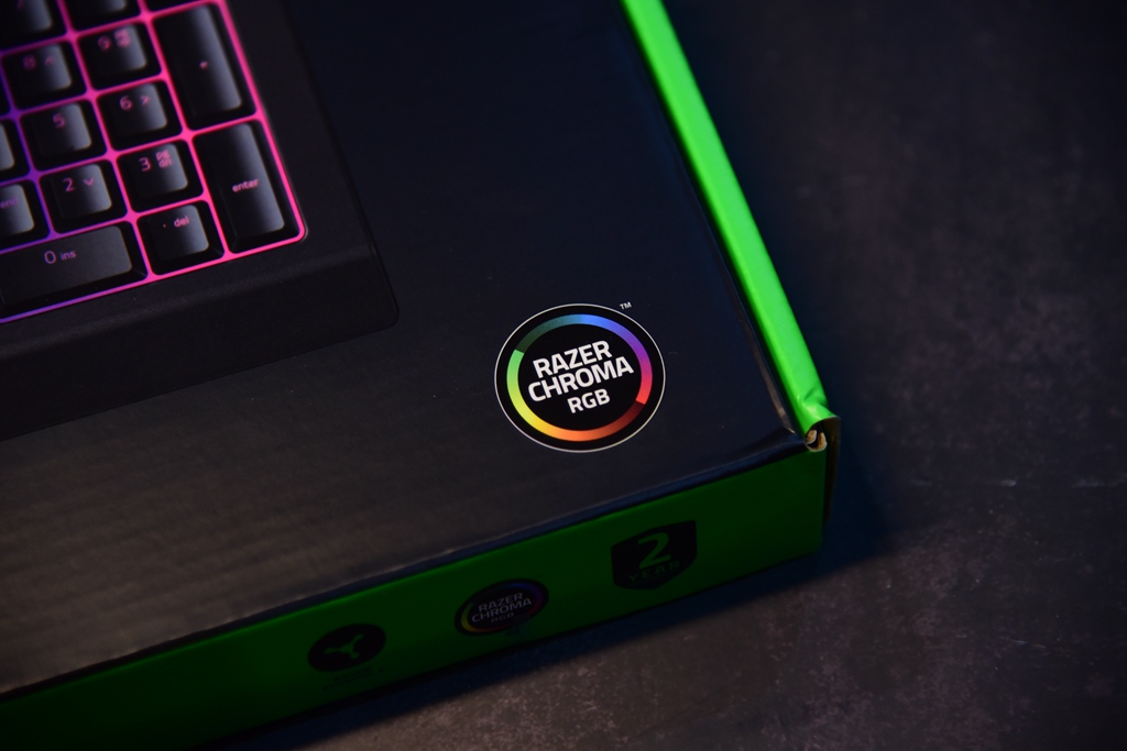 razer雷蛇萨诺狼蛛v2幻彩背光,游戏膜测评安卓