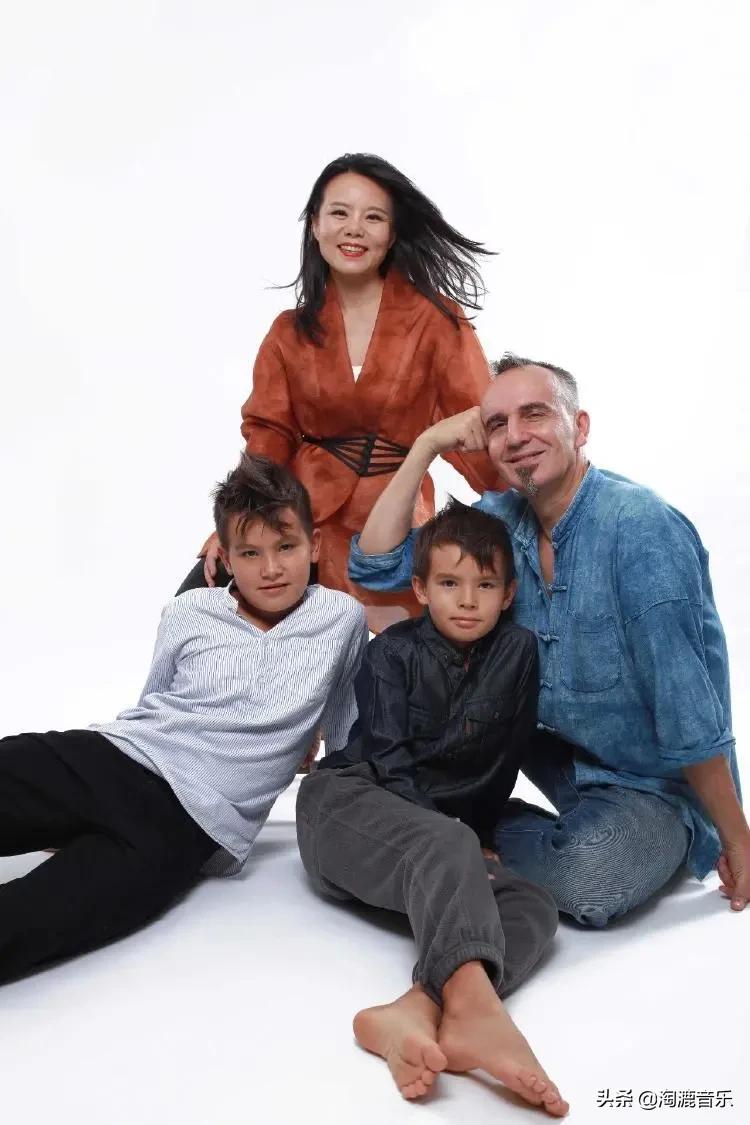 王菲的唱功遭网红讽刺后续,王菲假唱被发现