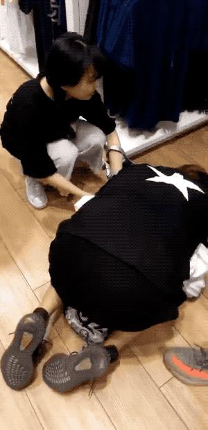 优衣库kaws还会补货吗,疯抢优衣库kaws衣服