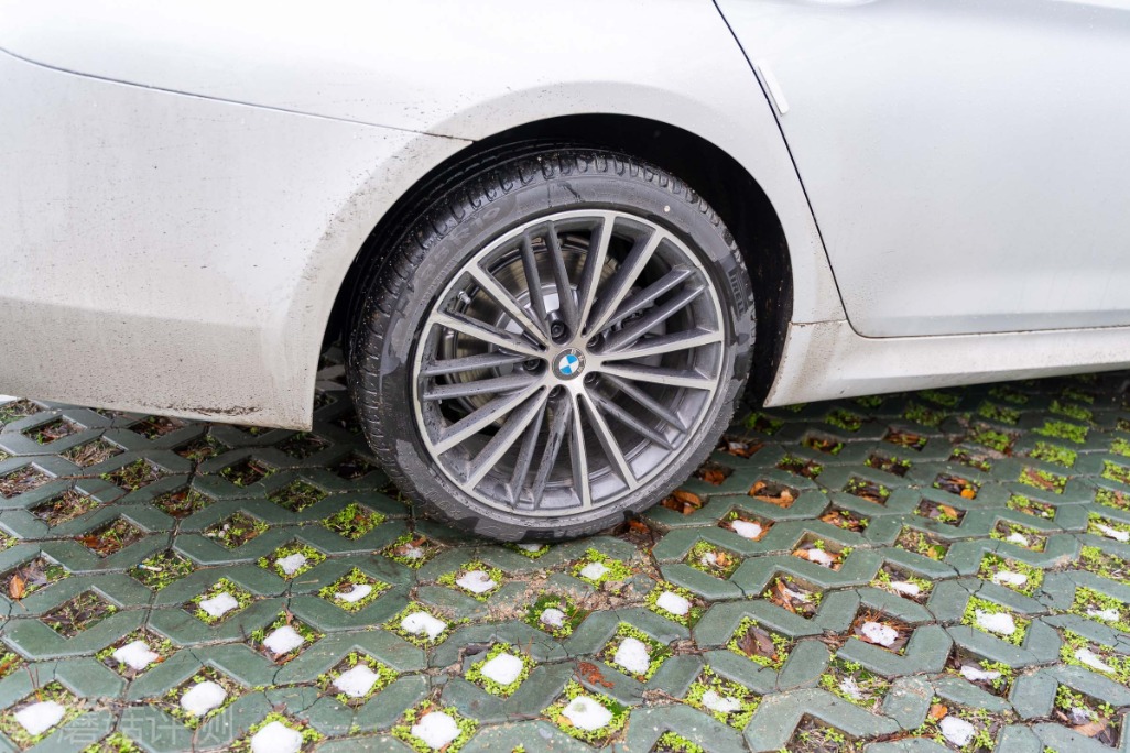 50万预算够买宝马530i吗,50万买宝马5系l4