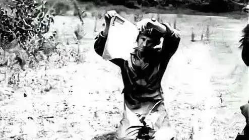 罕见历史照，梦露参加肯尼迪宴会礼服价值百万，伊丽莎白女王登基