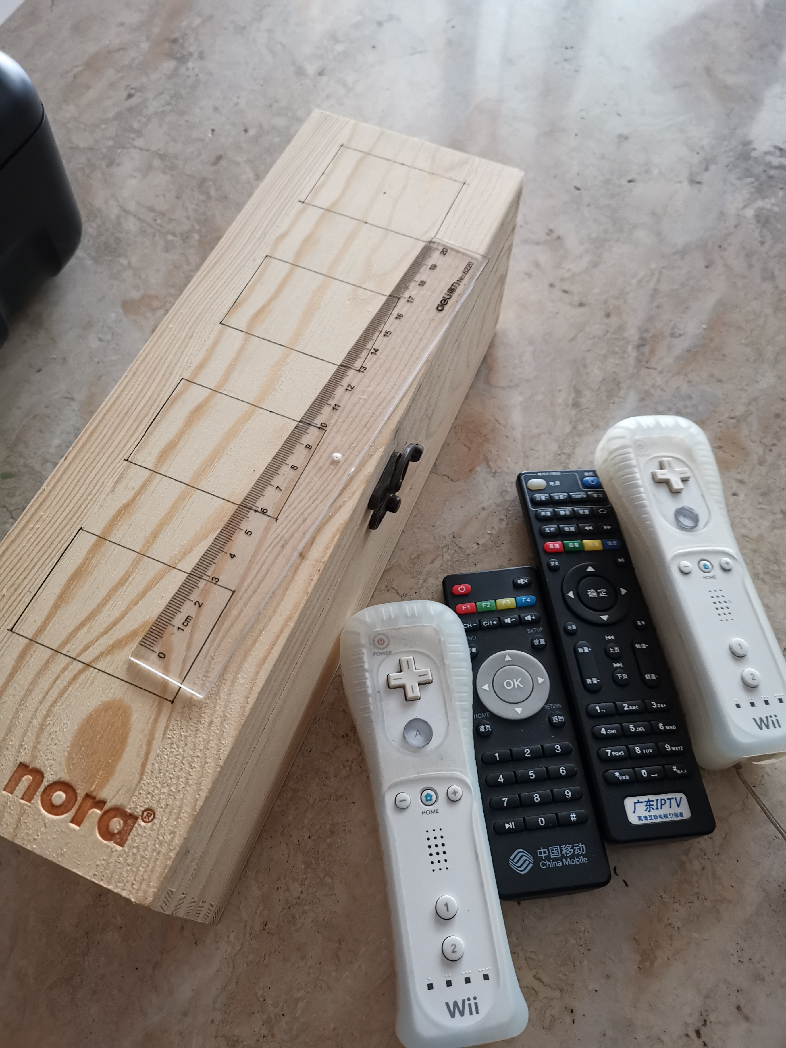 有了工具就手痒红酒盒子改成遥控器收纳盒大小看淡不服就干