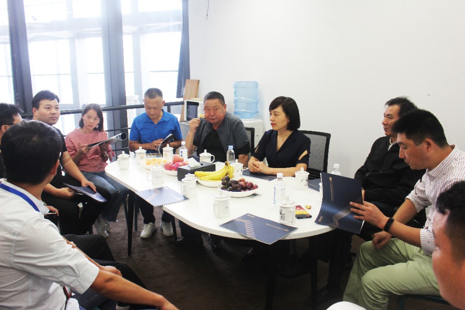 静松播报|潜江市委常委王玉梅一行到访四川省湖北商会