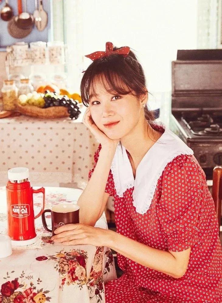 古力娜扎深v蓝色礼服和鞠婧祎,娜扎和鞠婧祎