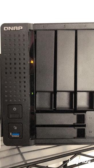 视频新手的资料池-威联通TS532X五盘位万兆NAS开箱体验