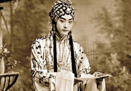 访程砚秋：关于声腔及提高低级梨园业待遇等问题