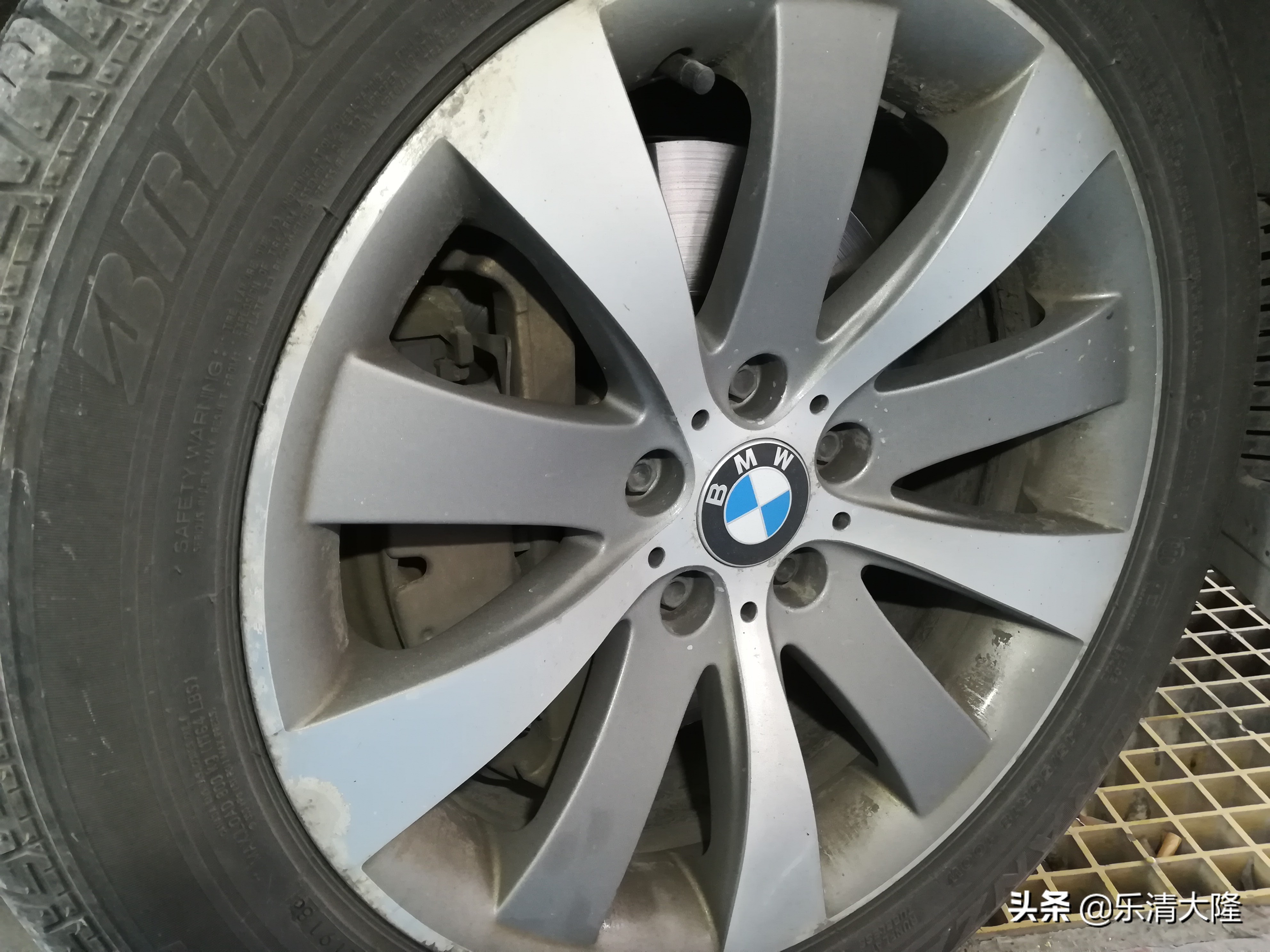 广州宝马7系内饰清洗,宝马7系发动机舱清洗