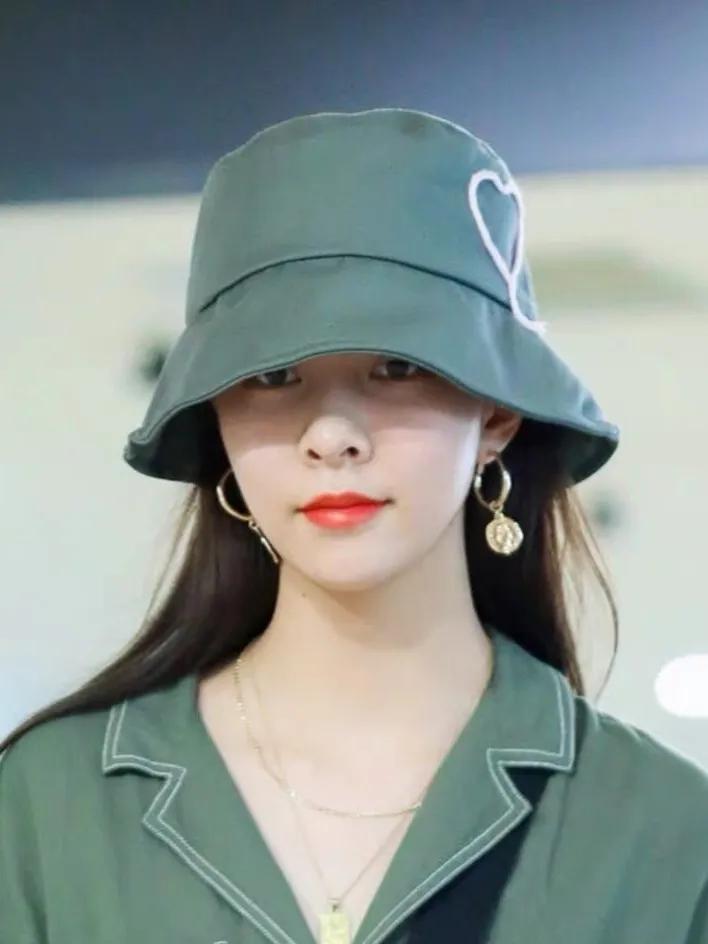 看一下明星的穿衣搭配,一起来看看明星的时尚搭配