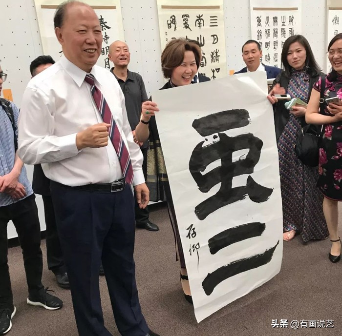 田英章的书法为什么有争议,田英章书法如何啊