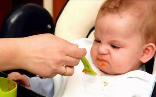 宝宝喝了假奶粉几年后会有症状,宝宝喝假奶粉有什么反应