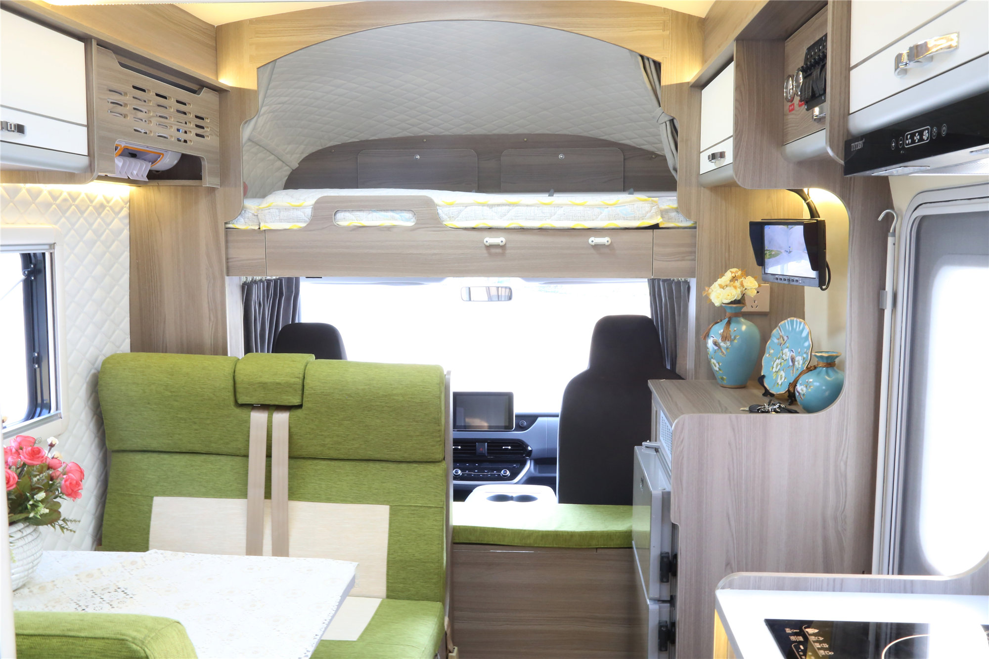 五十铃轻卡房车体验,五十铃轻卡四驱越野房车测评